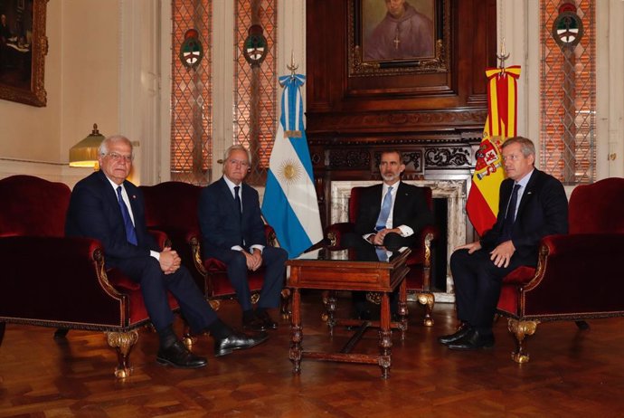 Los Reyes inician un viaje de Estado a la República Argentina 