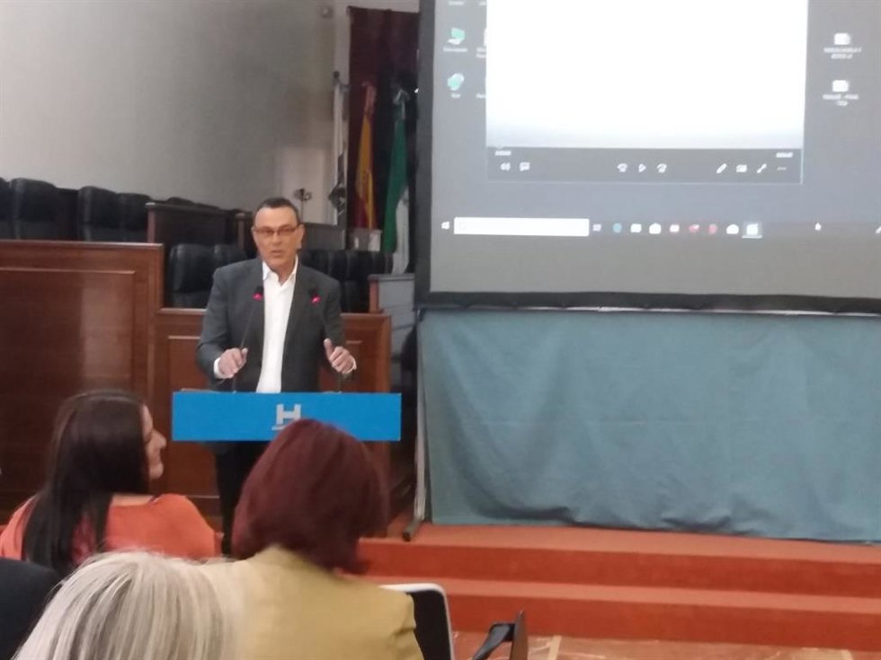 Huelva.-Caraballo incide en papel de los Estatutos de la Junta como "nexo verteb