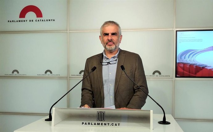 28A.- Cs Denuncia Al Govern Por Mantener Un Lazo Amarillo En Su Delegación En Lo