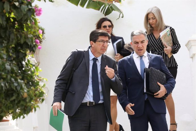 El Gobierno andaluz confía en alcanzar un acuerdo "en breve" con todas las fuerz