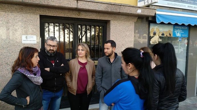 Sevilla.- 26M.- Adelante reclama una "solución habitacional" para la familia cuy