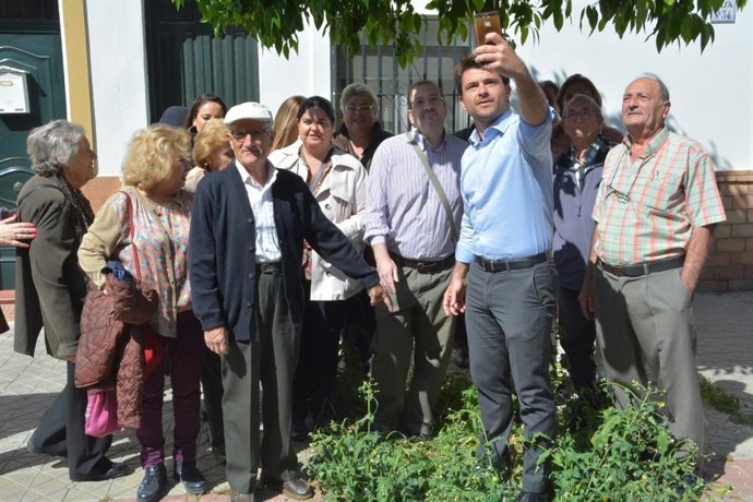 Sevilla.- 26M.-Beltrán Pérez avisa de "ratas, cucarachas y mal estado del arbola