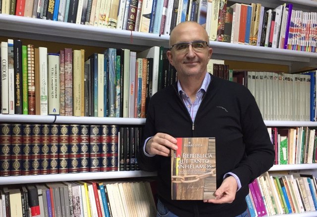 CórdobaÚnica.- El periodista y escritor Álvaro Vega presenta su sexto libro, 'La