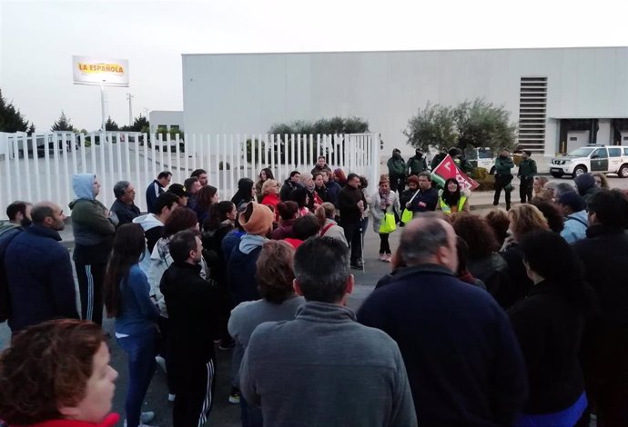 Sevilla.- Seguimiento del "70%" en la primera jornada de la huelga del aderezo d