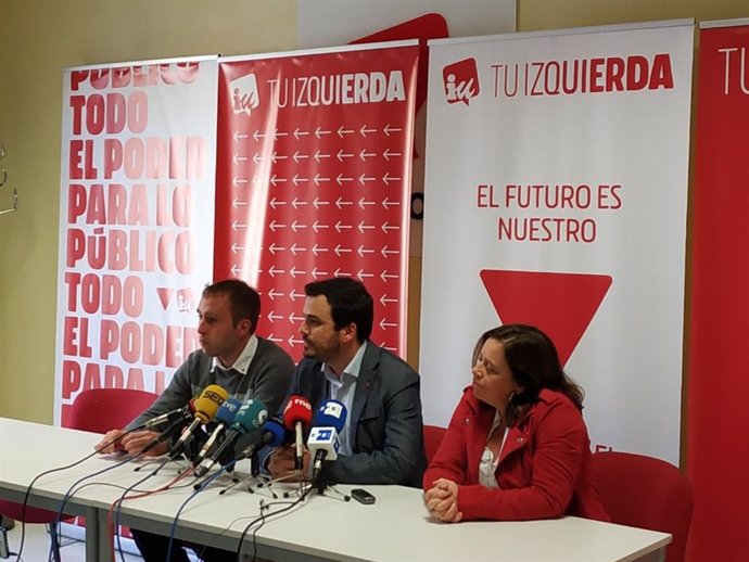 Garzón advierte de que "nos estamos jugando la democracia" y lanza un llamamient