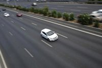 Dos fallecidos y tres heridos tras chocar un camión y un turismo en la A-7 en Salobreña