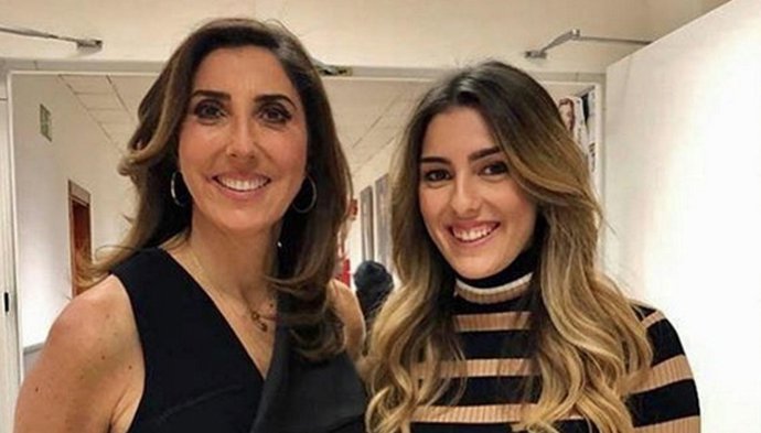 Paz Padilla alcanza el millón de seguidores con la sorpresa de su hija Anna en '