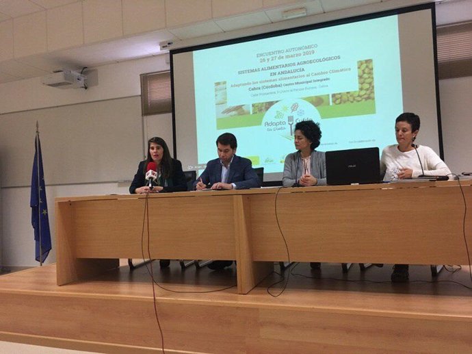 Córdoba.- La Junta destaca el "presente brillante y futuro prometedor" de la agr