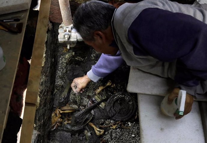 Arqueólogos mexicanos se acercan a las tumbas de los reyes del Imperio azteca