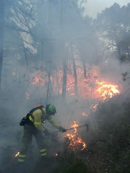 Jaén.- Sucesos.- Estabilizado el incendio en el paraje Morrones de Santa María, 