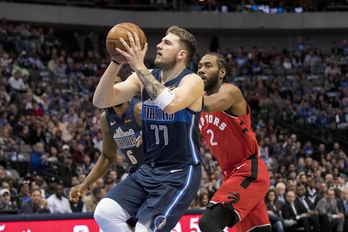 Luka Doncic (Dallas Mavericks) y Kawhi Leonard (Toronto Raptors)