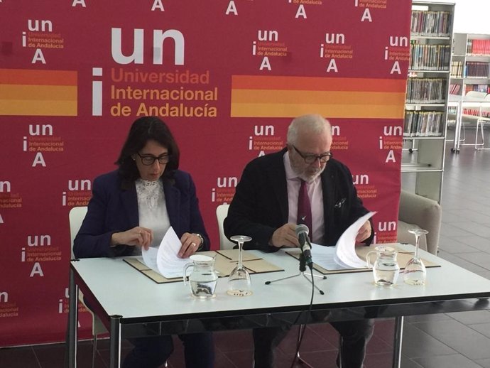 Huelva.- La UNIA y Bollullos firman un convenio para que los alumnos hagan práct
