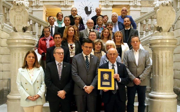 ALCER entrega su "pin de oro" a los asturianos por "su solidaridad en las donaci