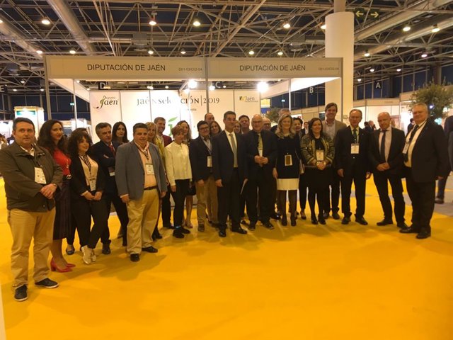 Jaén.- MásJaén.- Una quincena de empresas oleícolas acompañan a la Diputación de