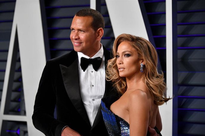 Jennifer Lopez Y Álex Rodríguez se casan y presumen de 'el anillo'