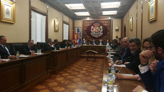 AV.-Carlos García, nuevo presidente de la Diputación de Ávila tras prosperar la 