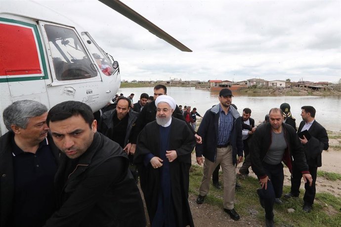 Irán.- Rohani visita los daños causados por las riadas en el norte de Irán