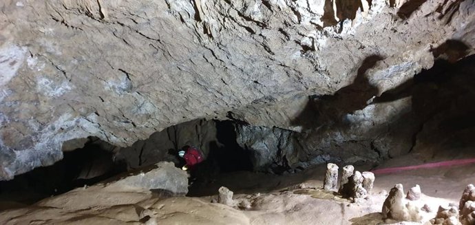 Sucesos.- Rescatadas dos personas atrapadas en una cueva en Alli