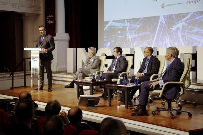 Economía.- Velázquez (Acerinox) destaca la importancia del precio de la energía 