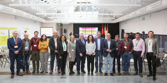 Nueve ayuntamientos de España firman una declaración para impulsar una nueva eco