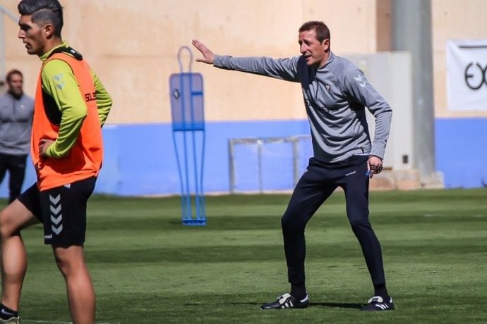 Fútbol.- Ramis renueva como técnico del Albacete hasta 2021