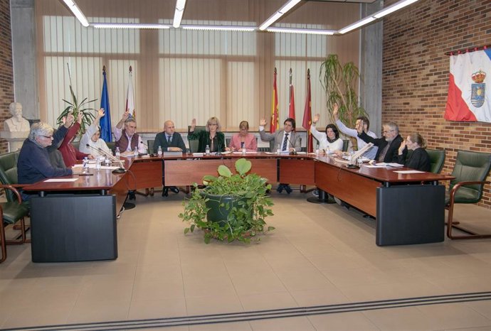 El Pleno de Polanco rechaza por unanimidad ubicar en Requejada la alternativa a 