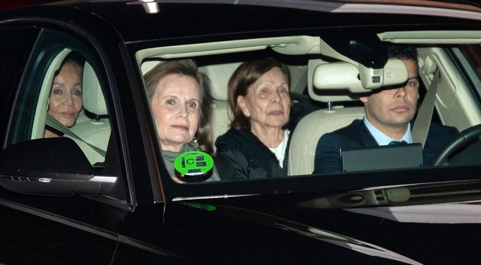 Isabel Preysler no se separa de su nuevo nieto