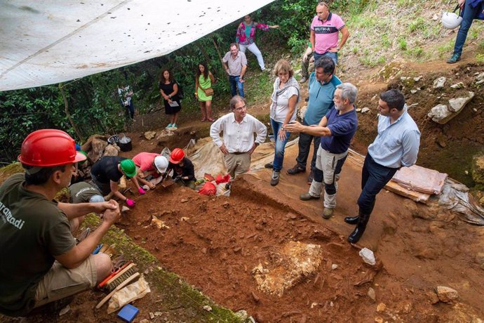 Halladas en La Garma las evidencias más antiguas de la presencia humana en la re