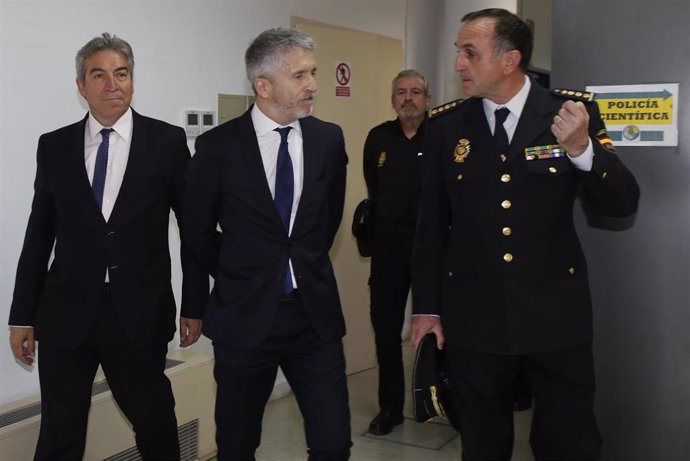 El ministro del Interior, Fernando Grande-Marlaska, visita las dependencias de l