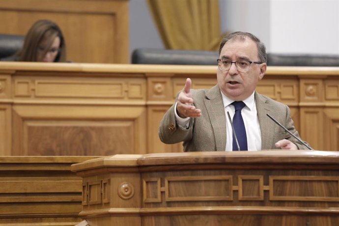 Pleno.- Unanimidad en las Cortes para incrementar el 0,5% salarial para los empl