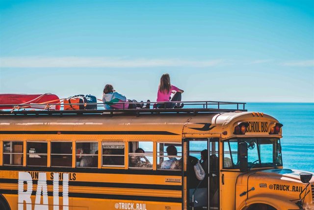 Turismo.- Truck Rail: viajes exclusivos con aire hippie para grupos reducidos en