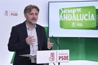 PSOE-A ve un "acto de cobardía" que Moreno no vaya al Parlamento durante más de un mes