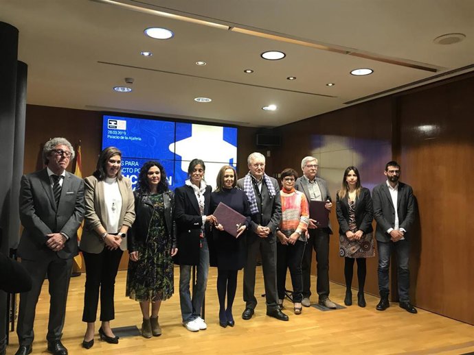 Los siete partidos de las Cortes firman las Bases para un Pacto por la Educación