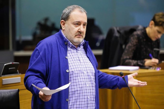 Nuin se despide del Parlamento de Navarra después de 20 años con "mucha normalid