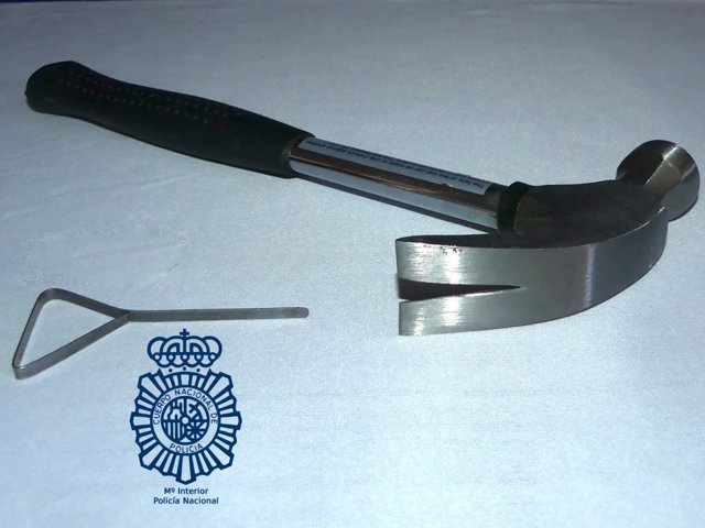 Sucesos.- Testigos persiguen y atrapan en Salamanca a un ladrón que robó y amena