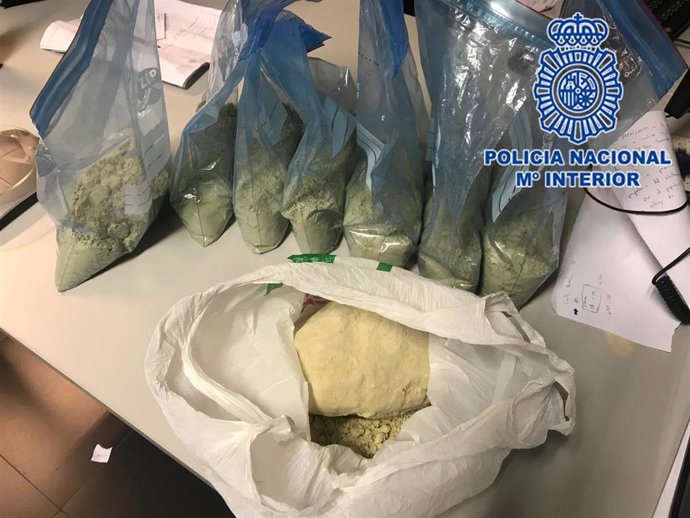 Nota De Prensa: " Detenidas Cuatro Personas Por Posesión De 4500 Gramos De Heroí