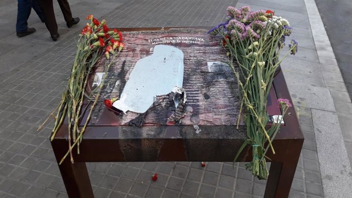 Barcelona denuncia ante los tribunales el ataque al atril informativo de la Jefa