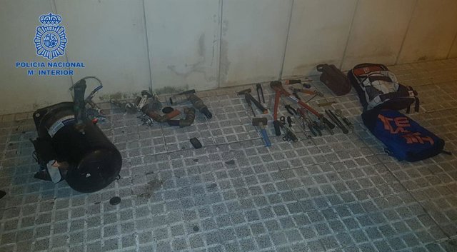 Sucesos.- Detenidos por robar herramientas y cableado en un establecimiento de P