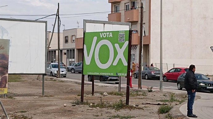 Almería.-28A.-La Junta Electoral da 48 horas a Vox para retirar vallas publicita