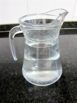 Los Veintiocho fomentarán el consumo de agua de grifo gratis en bares y restaura