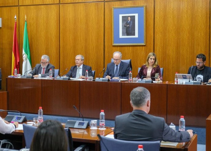 Velasco achaca al anterior Gobierno falta de "diligencia" en la gestión de fondo