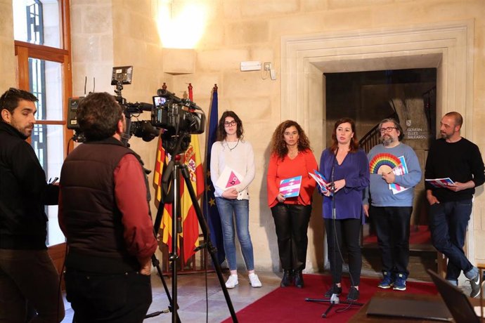 Presentan el Protocolo de Atención Sanitaria para personas trans que será "un av