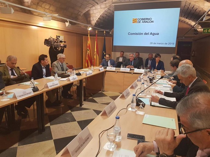 Olona destaca la recuperación de la gestión pública en materia de agua