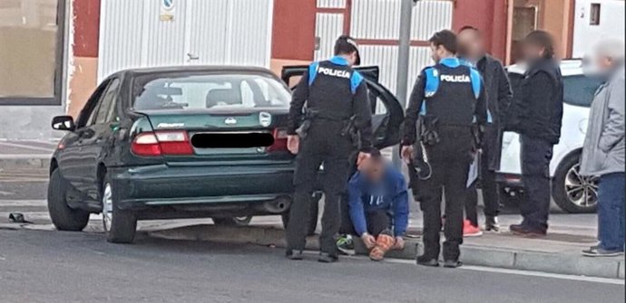 Sucesos.- Arrolla a un motorista, que es trasladado al hospital, y da positivo e