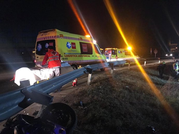 Un motorista de 38 años ingresa muy grave en el 12 de Octubre tras salirse de la