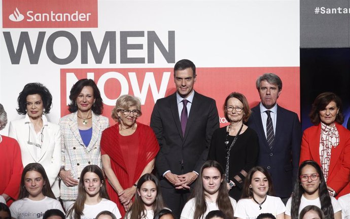 Pedro Sánchez asiste a la inauguración de 'Santander WomenNow Summit'