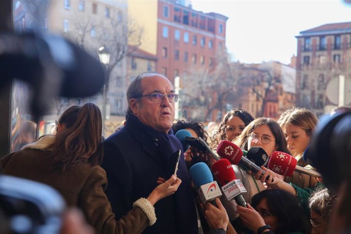 28A.- Gabilondo respalda negociar con los independentistas dentro de la Constitu