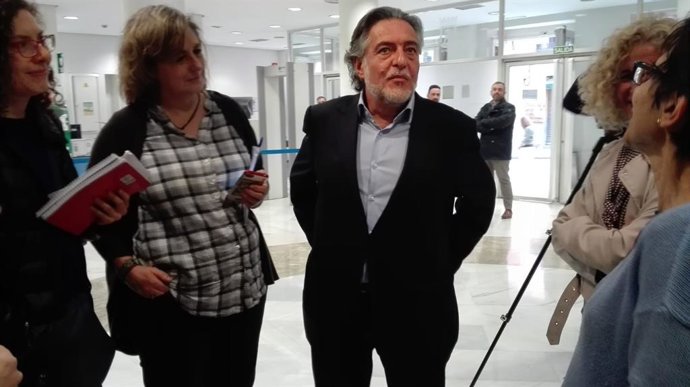 Pepu Hernández dice que su lista tendrá "huella PSOE" y no se pone barreras de c