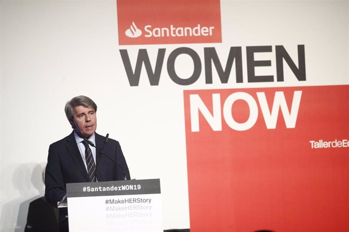 Pedro Sánchez asiste a la inauguración de 'Santander WomenNow Summit'