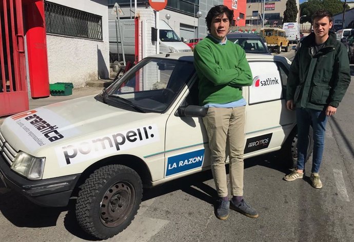 Dos estudiantes madrileños recorrerán el norte de África en un coche de rally pa